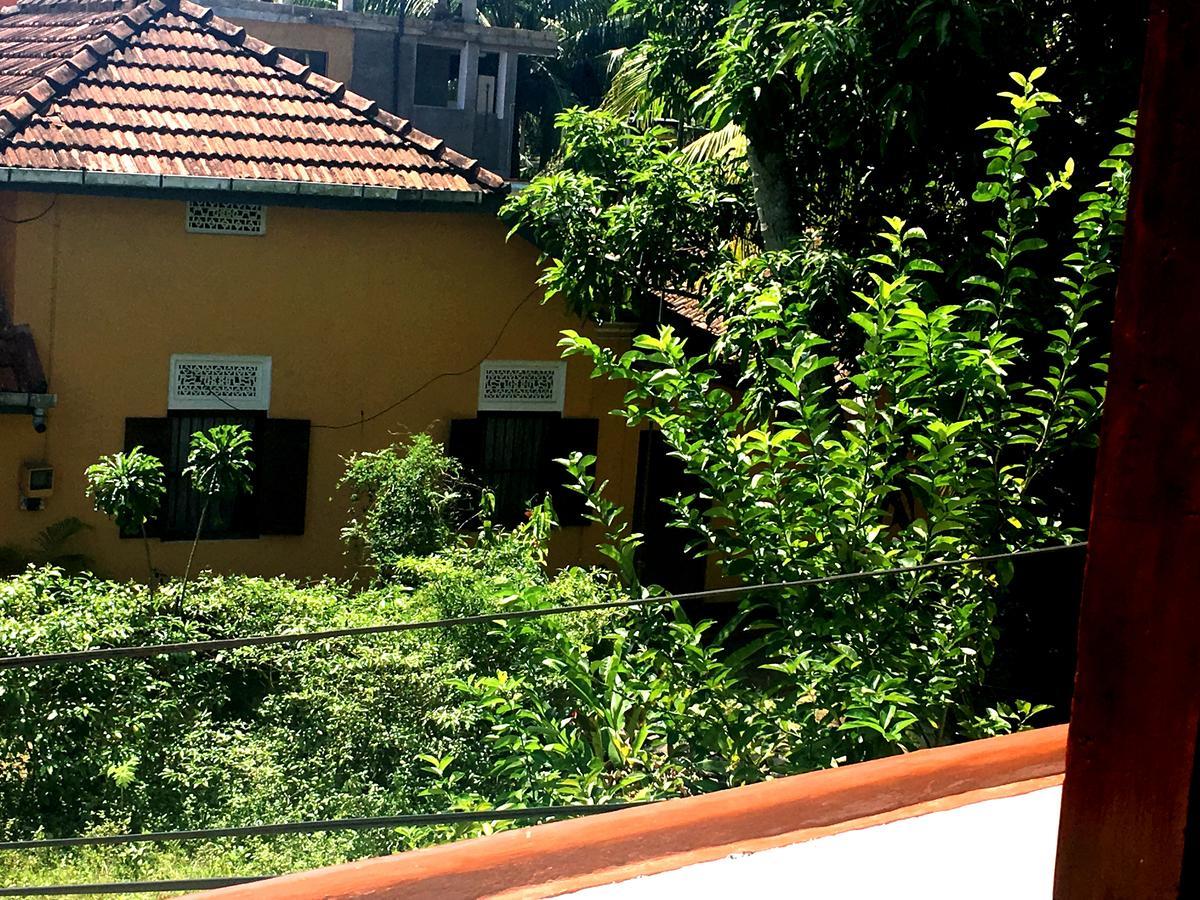Happy Coconut Hotel Unawatuna Buitenkant foto