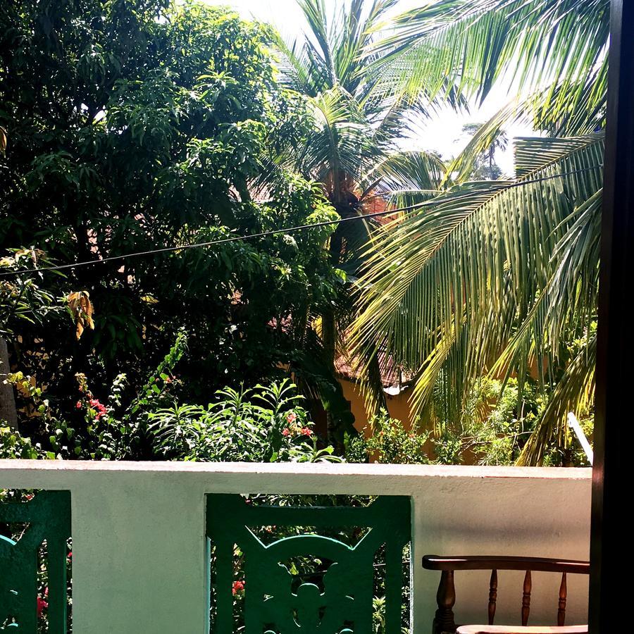 Happy Coconut Hotel Unawatuna Buitenkant foto