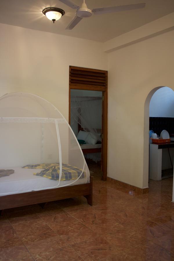 Happy Coconut Hotel Unawatuna Buitenkant foto